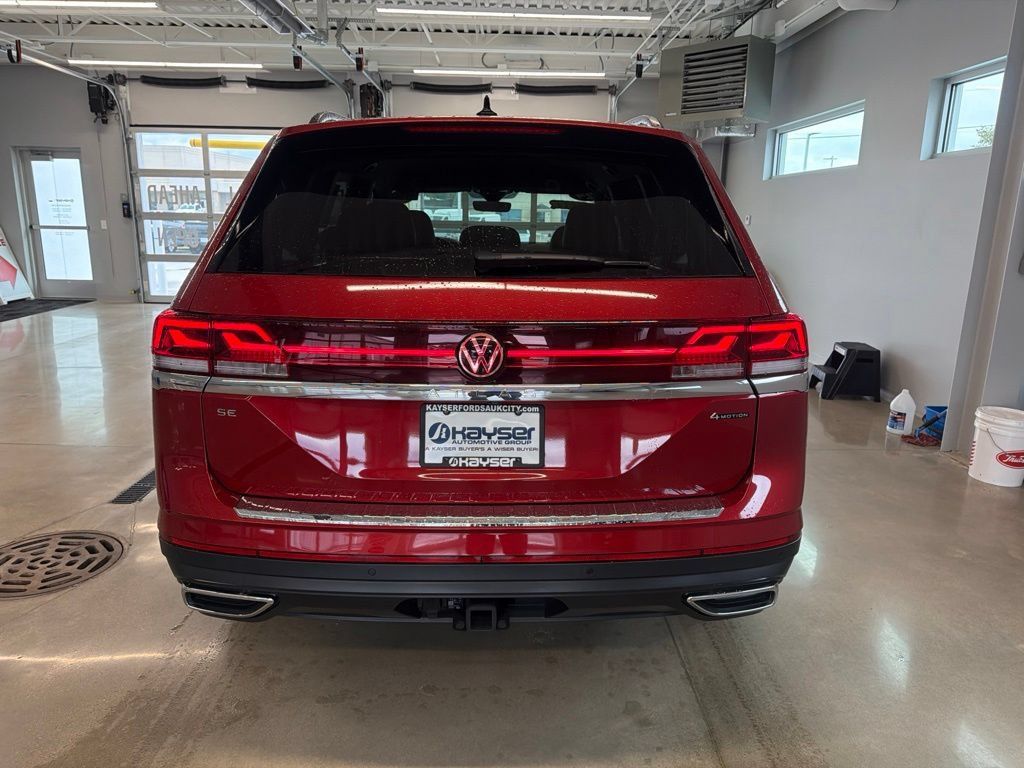 Used 2024 Volkswagen Atlas SE AWD/4WD image 18