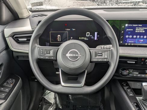 New 2026 Nissan Kicks SV image 18