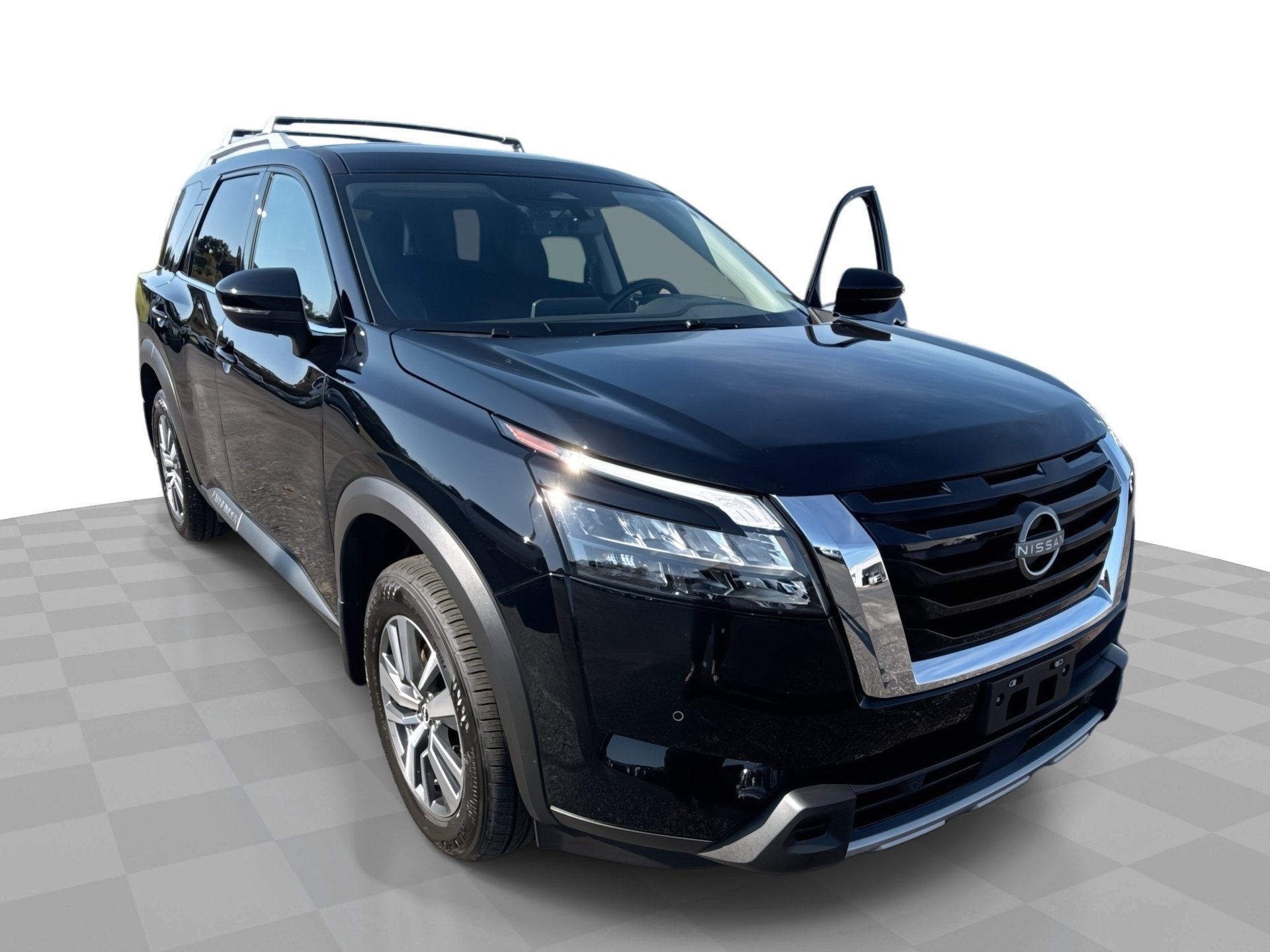 Used 2025 Nissan Pathfinder SL FWD image 1