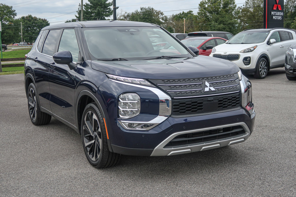 Used 2024 Mitsubishi Outlander AWD image 6