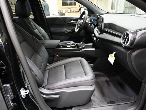 New 2026 Chevrolet Equinox LT w/ Convenience Package II image 10