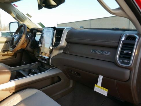 New 2026 RAM 2500 Laramie AWD/4WD image 11