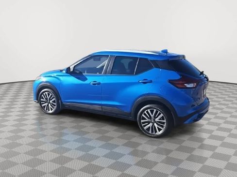 Used 2023 Nissan Kicks SV image 6