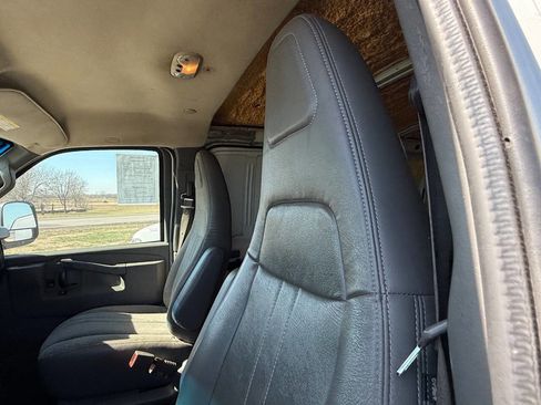 Used 2018 Chevrolet Express 3500 3500 3dr Extended Cargo Van w/ Driver Convenience Package image 12