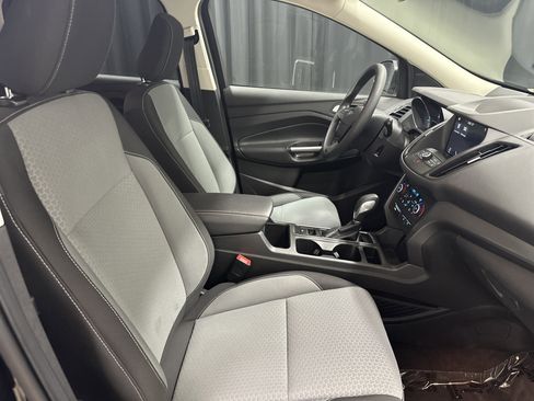 Used 2019 Ford Escape SE image 33