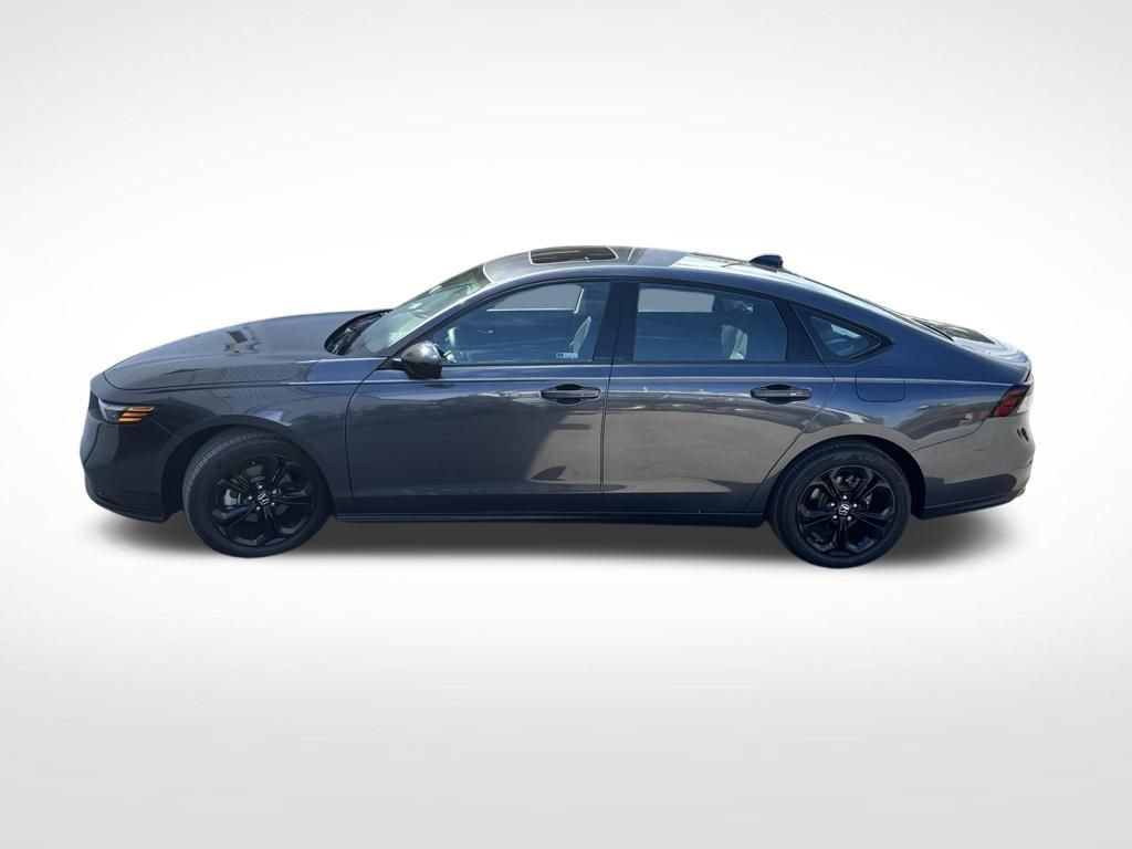 Used 2025 Honda Accord SE image 3