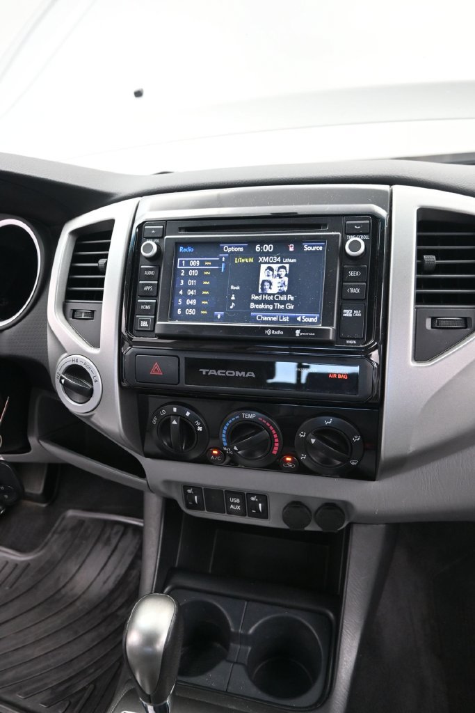 Used 2015 Toyota Tacoma 4x4 Double Cab w/ Limited Package image 16