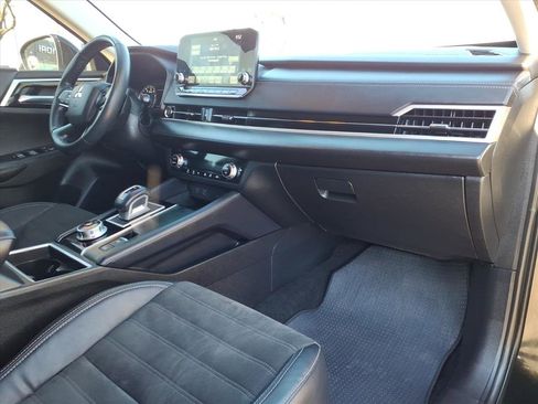 Used 2022 Mitsubishi Outlander SE image 10