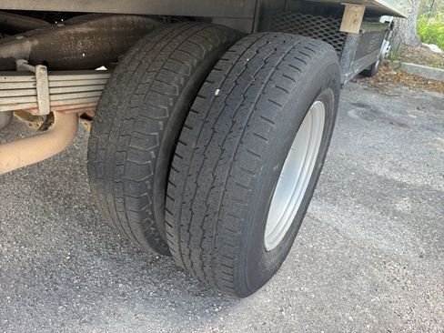 Used 2018 GMC Savana 3500 w/ Power Convenience Package image 10