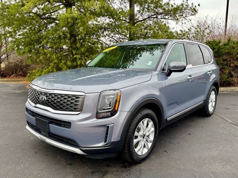Used 2021 Kia Telluride LX image 3