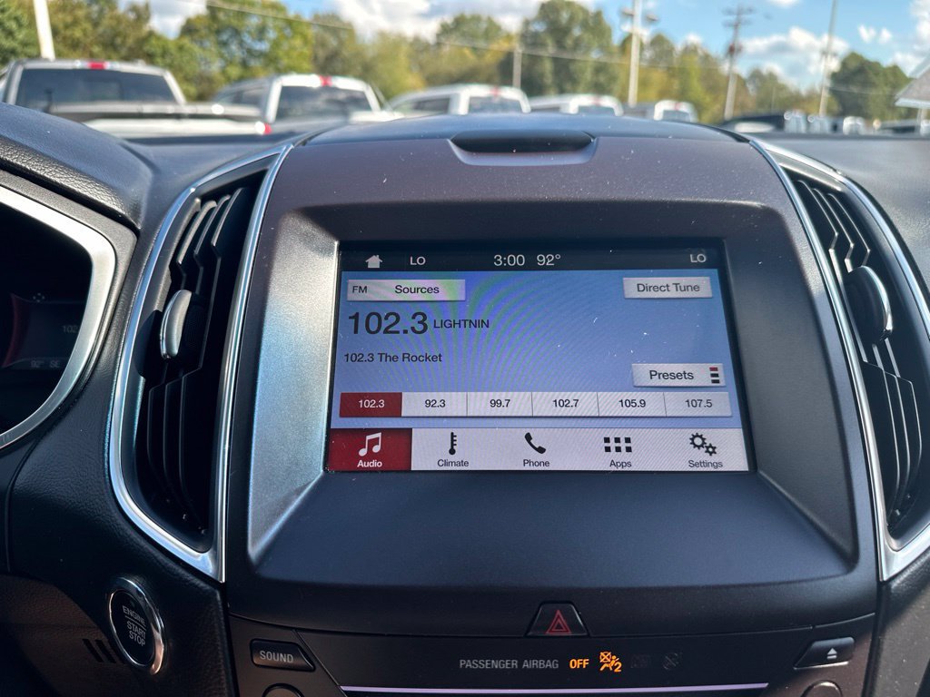 Used 2019 Ford Edge Titanium FWD image 22