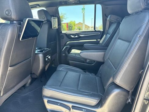 Used 2022 GMC Yukon XL Denali RWD image 9