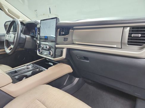 Used 2024 Ford Expedition XLT RWD image 37