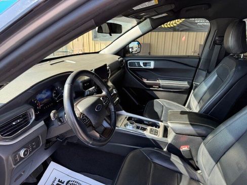 Used 2020 Ford Explorer XLT w/ Equipment Group 202A image 14