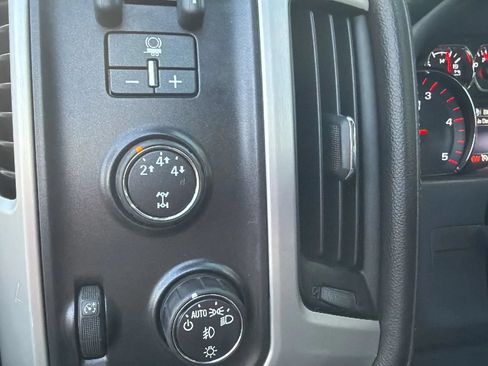 Used 2015 GMC Sierra 2500 SLT w/ Duramax Plus Package AWD/4WD image 17