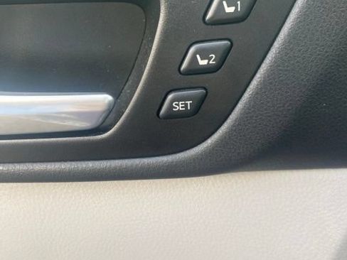 Used 2015 Toyota Highlander Limited FWD image 29