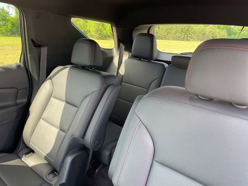 Used 2025 Chevrolet Traverse Z71 image 28