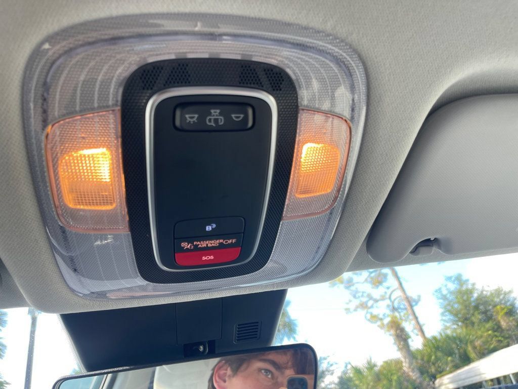 Used 2025 Hyundai Kona SEL FWD image 21