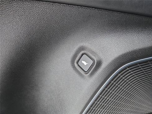 Used 2022 Acura MDX A-Spec image 18