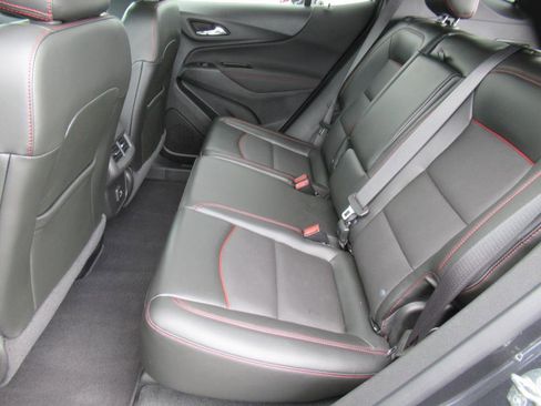 Used 2022 Chevrolet Equinox RS w/ RS Leather Package image 25