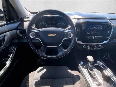 Used 2021 Chevrolet Traverse LT FWD image 7