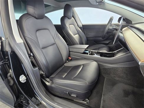 Used 2018 Tesla Model 3 Long Range image 15
