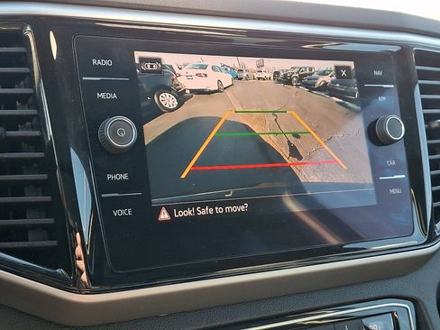 Certified 2022 Volkswagen Atlas SEL R-Line image 20