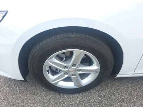 Used 2024 Chevrolet Malibu LS FWD image 12