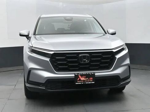 Used 2025 Honda CR-V LX image 3