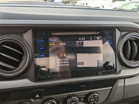 Used 2019 Toyota Tacoma TRD Sport AWD/4WD image 16