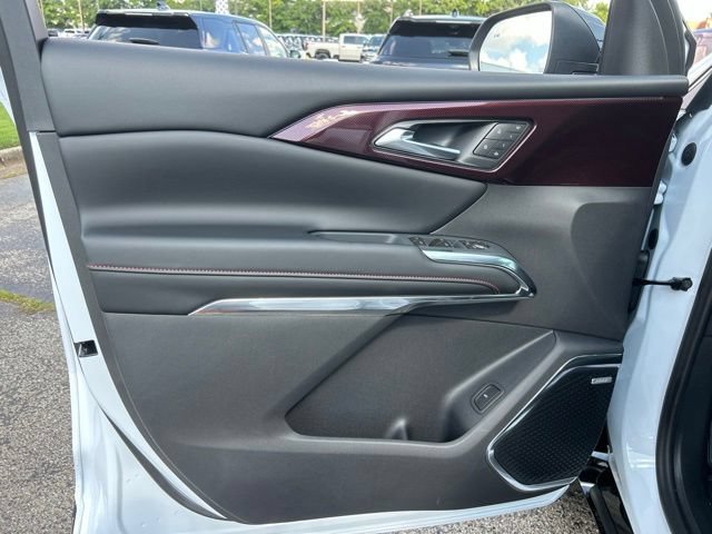 New 2027 Chevrolet Traverse RS FWD image 11