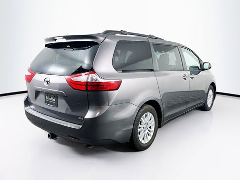 Used 2015 Toyota Sienna XLE FWD image 9