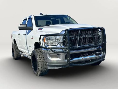 Used 2020 RAM 2500 Tradesman w/ Chrome Appearance Group AWD/4WD image 6