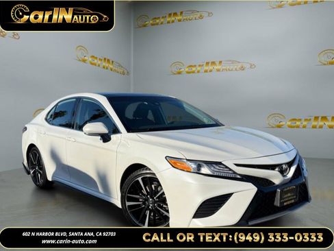 Used 2020 Toyota Camry XSE image 3