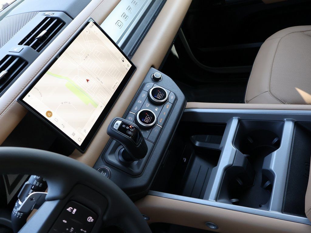 New 2025 Land Rover Defender 130 V8 AWD/4WD image 19