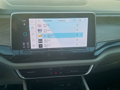 Certified 2024 Volkswagen Atlas SE image 12