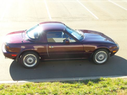 Used 1995 MAZDA MX-5 Miata image 10