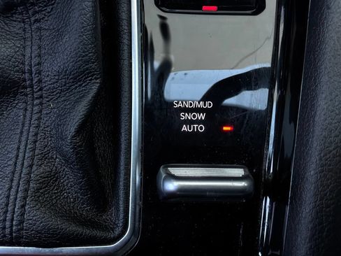 Used 2025 Jeep Compass Limited AWD/4WD image 23