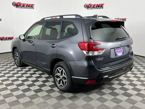 Used 2020 Subaru Forester Premium AWD/4WD image 6