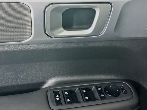 Used 2025 Hyundai Santa Fe SEL FWD image 14