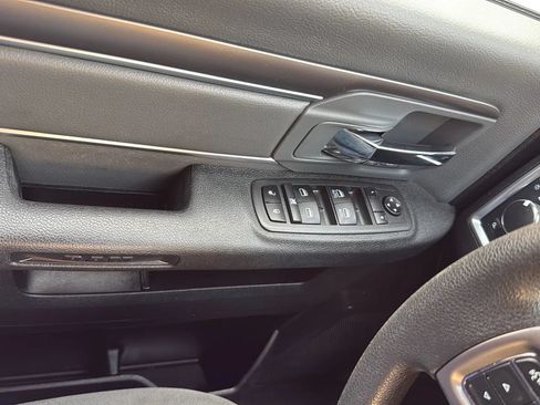 Used 2022 RAM 1500 Classic SLT w/ Protection Group AWD/4WD image 19
