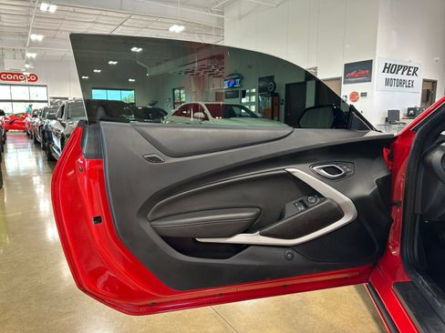 Used 2021 Chevrolet Camaro SS image 10