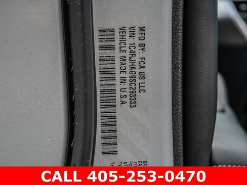 Used 2025 Jeep Grand Cherokee Laredo w/ Luxury Tech Group I AWD/4WD image 28