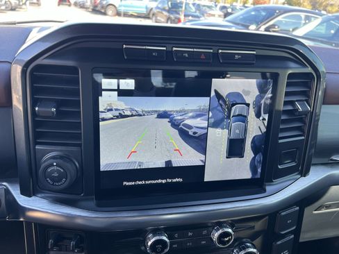 Certified 2022 Ford F150 Lariat w/ Equipment Group 502A High image 19