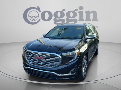 Used 2019 GMC Terrain Denali w/ Advanced Safety Package FWD image 2