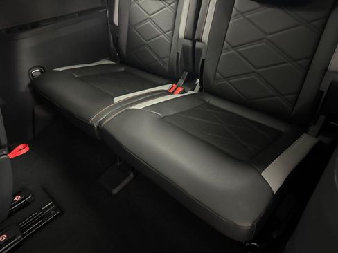 New 2026 Volkswagen Atlas Peak Edition AWD/4WD image 14