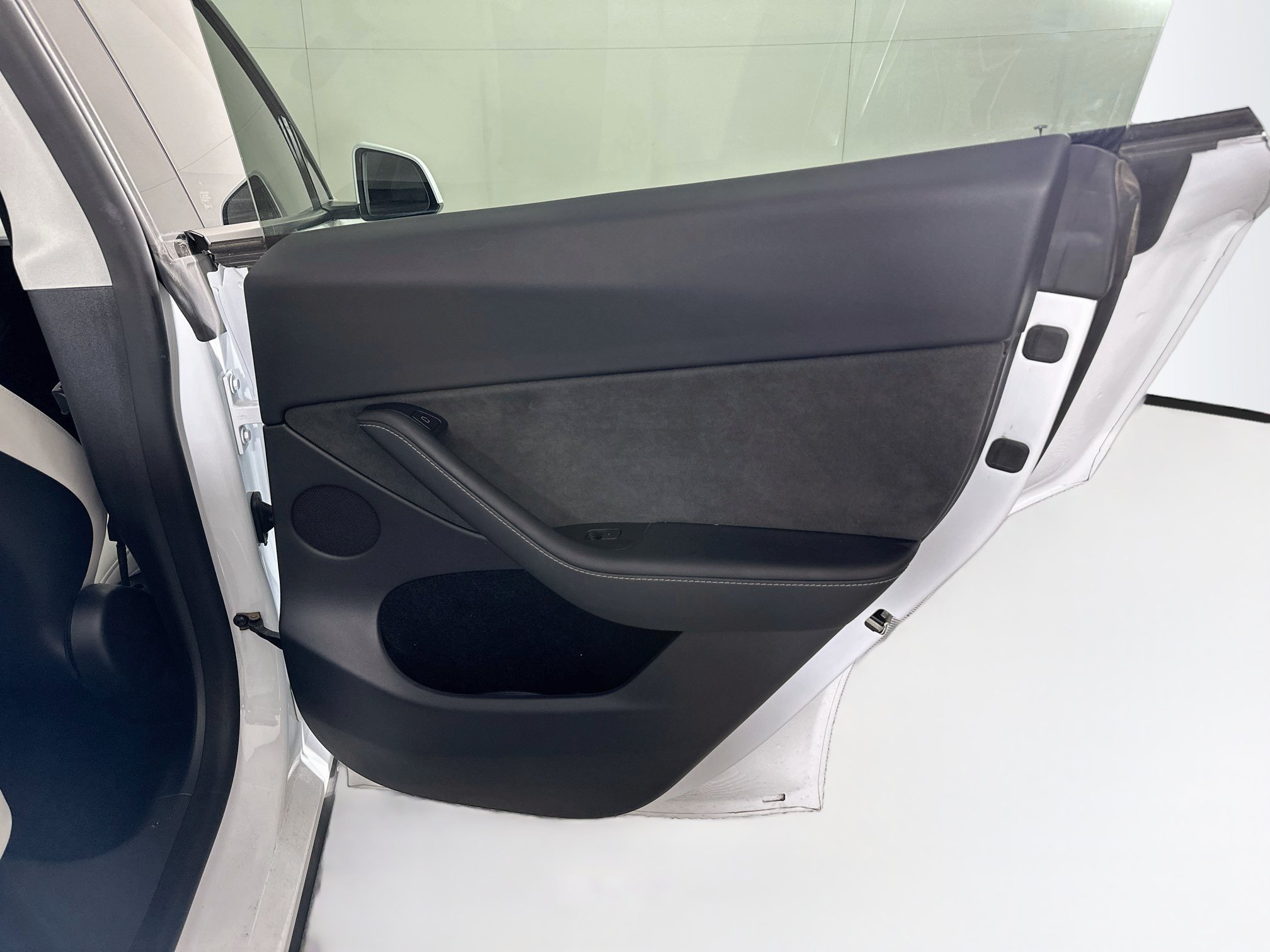 Used 2022 Tesla Model Y Long Range AWD/4WD image 28