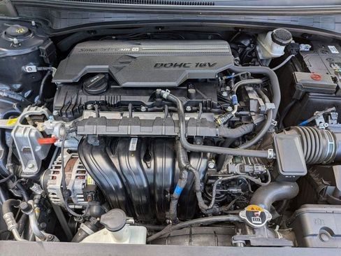 Used 2024 Hyundai Elantra Limited FWD image 28