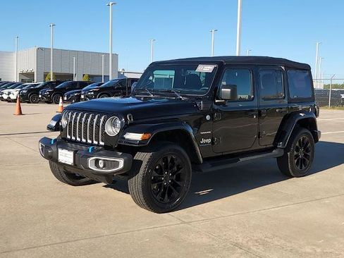 Used 2023 Jeep Wrangler Unlimited Sahara image 3