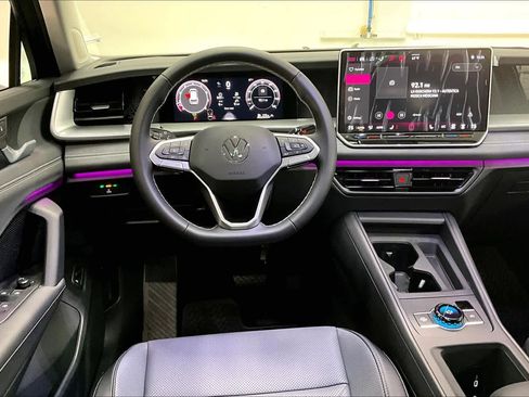 New 2026 Volkswagen Tiguan SE image 15